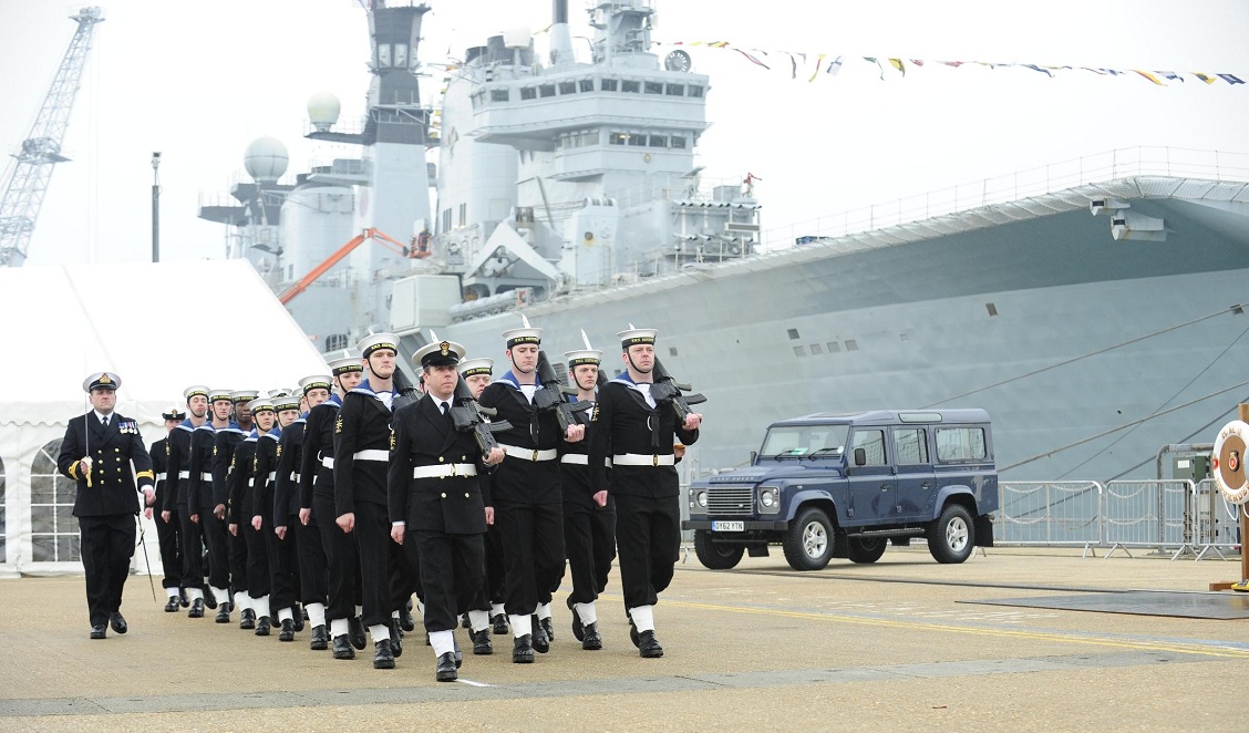 Land Rover Defender-Royal Navy  (1).jpg